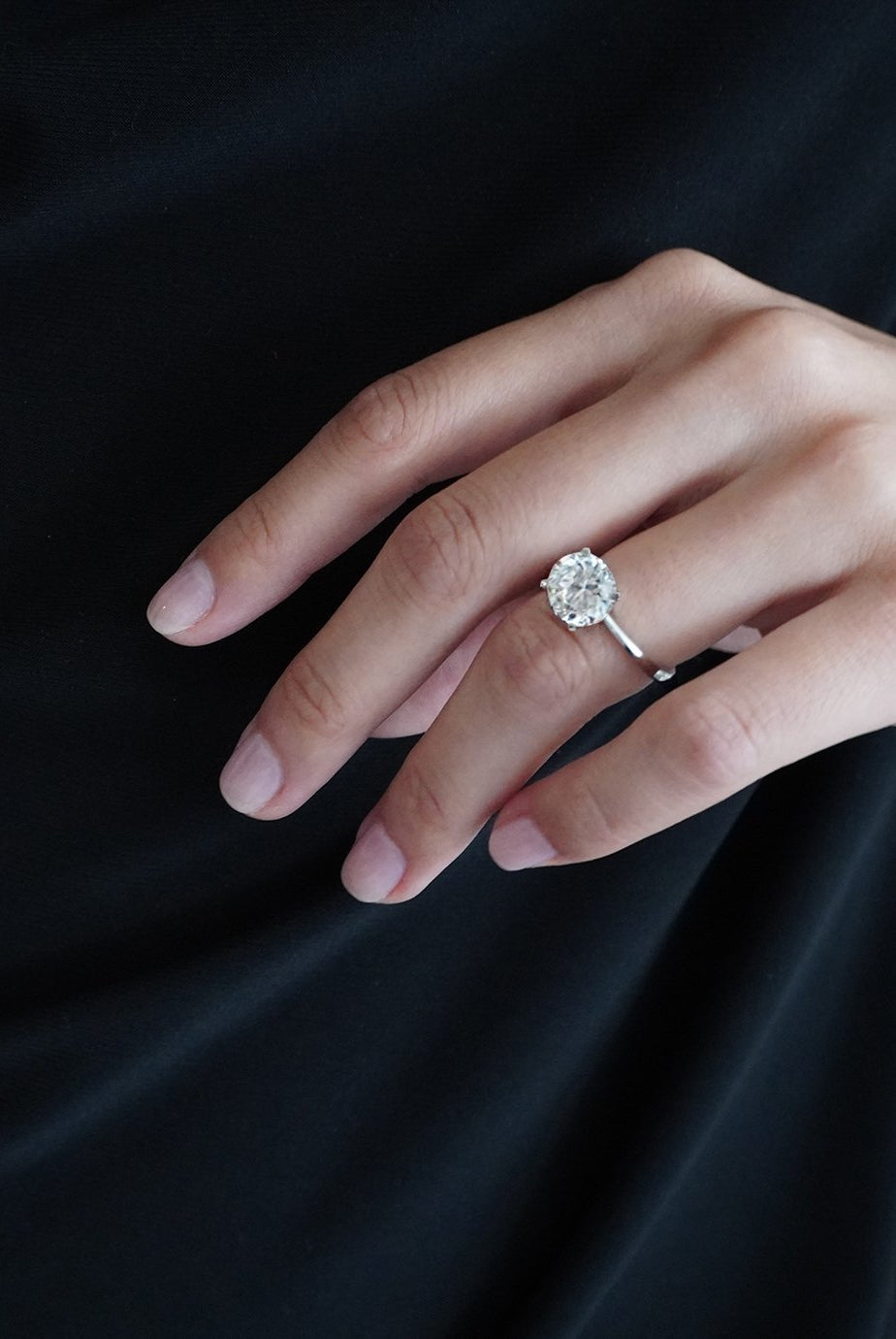 round-shaped-moissanite-solitaire-engagement-ring-12