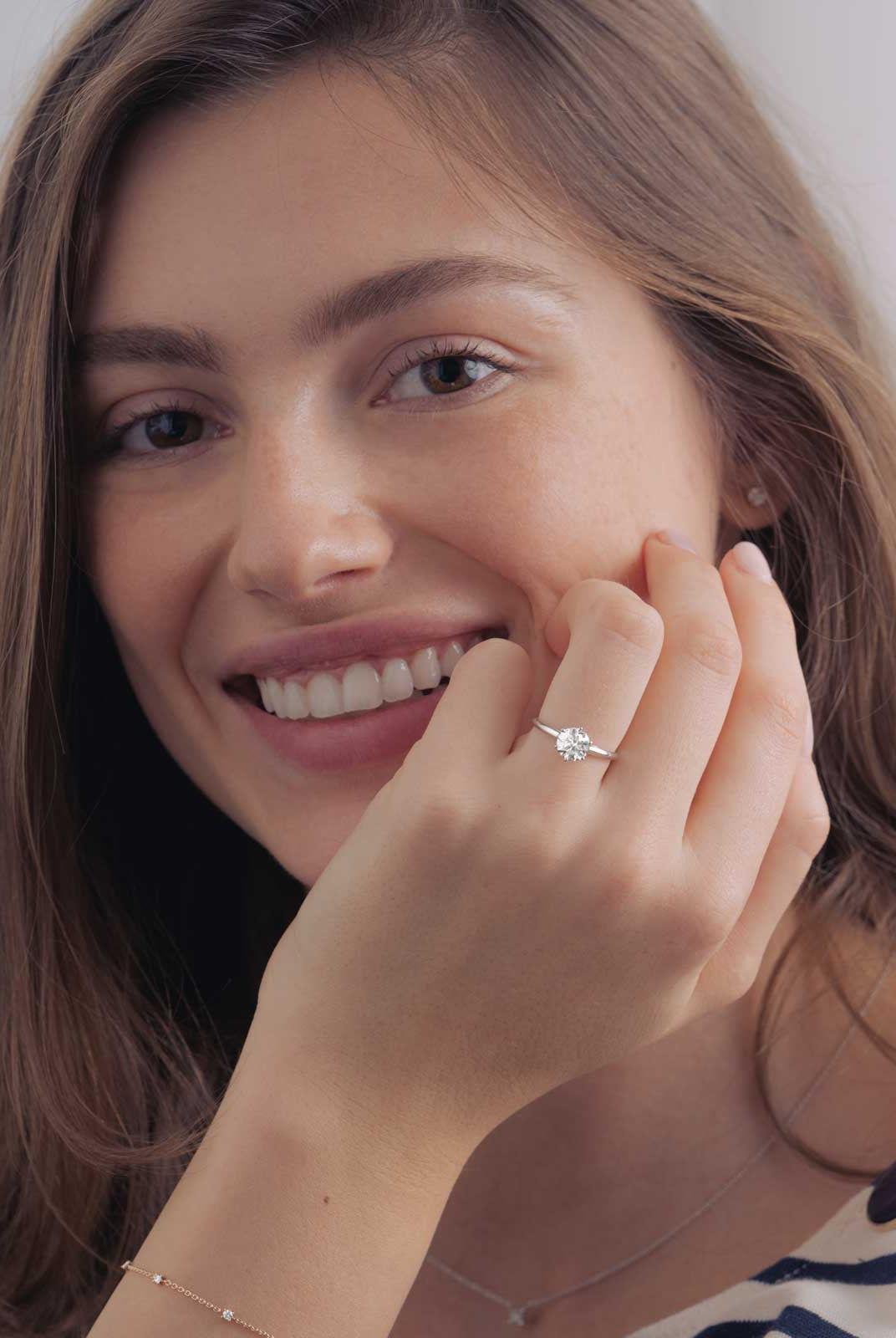 1-20-ct-round-shaped-moissanite-solitaire-engagement-ring-9