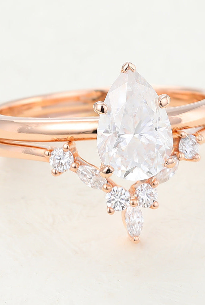 1-50-ct-pear-moissanite-solitaire-bridal-ring-set-2