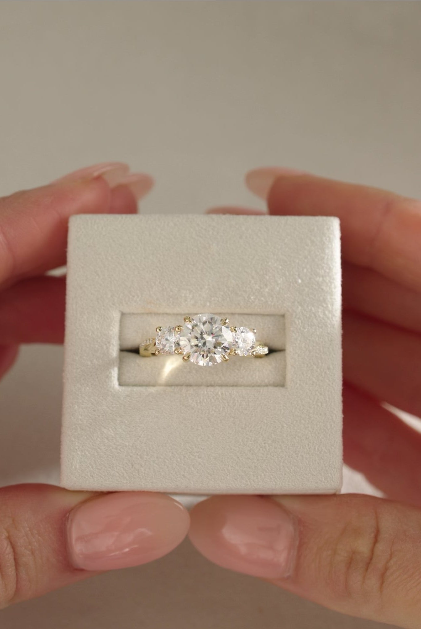 round cut diamond engagement ring, gold round diamond ring, round brilliant diamond ring, 14k gold engagement ring, round diamond solitaire ring, white gold diamond ring