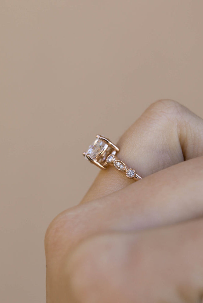 Oval Cut Moissanite Engagement Ring
