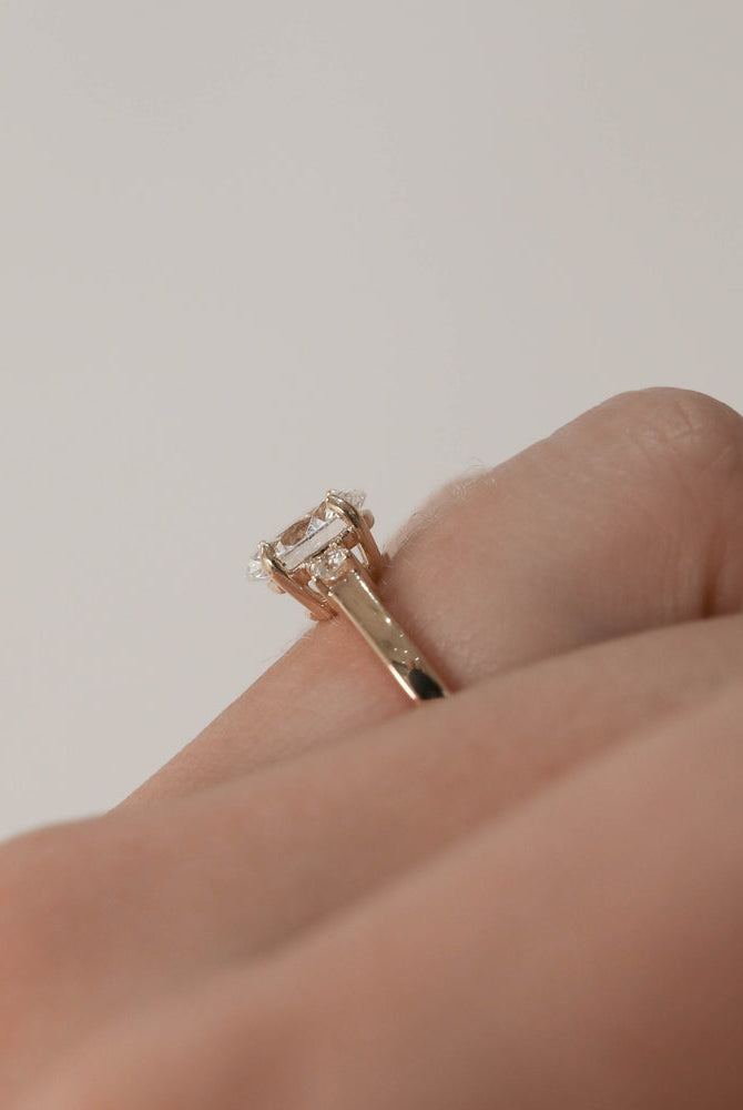 Oval Moissanite Diamond Ring