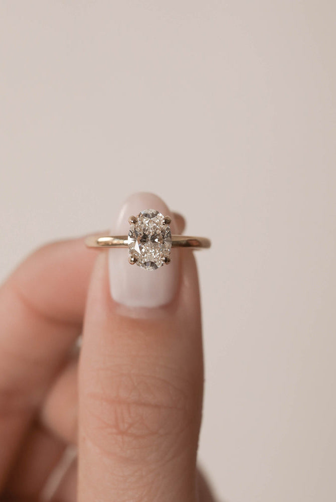 Oval Cut Moissanite Engagement Ring