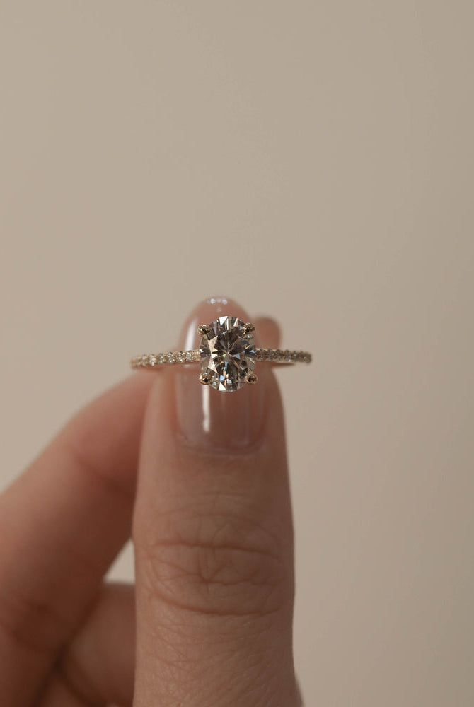 Oval Cut Moissanite Engagement Ring