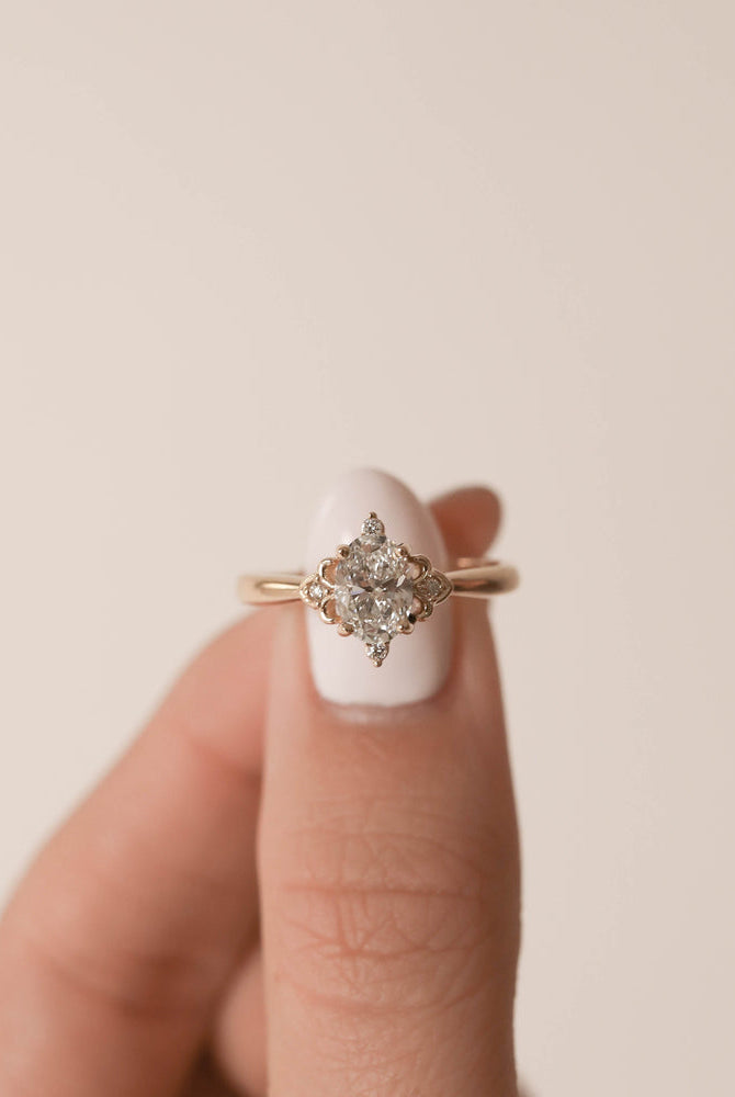 Oval Vintage Moissanite Ring