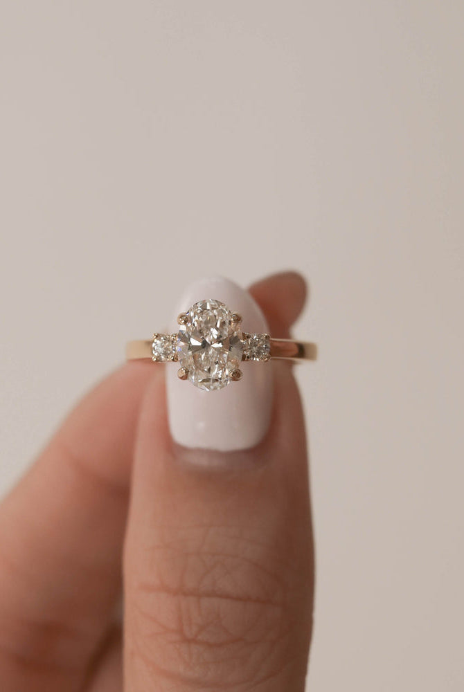 Oval Cut Moissanite Engagement Ring