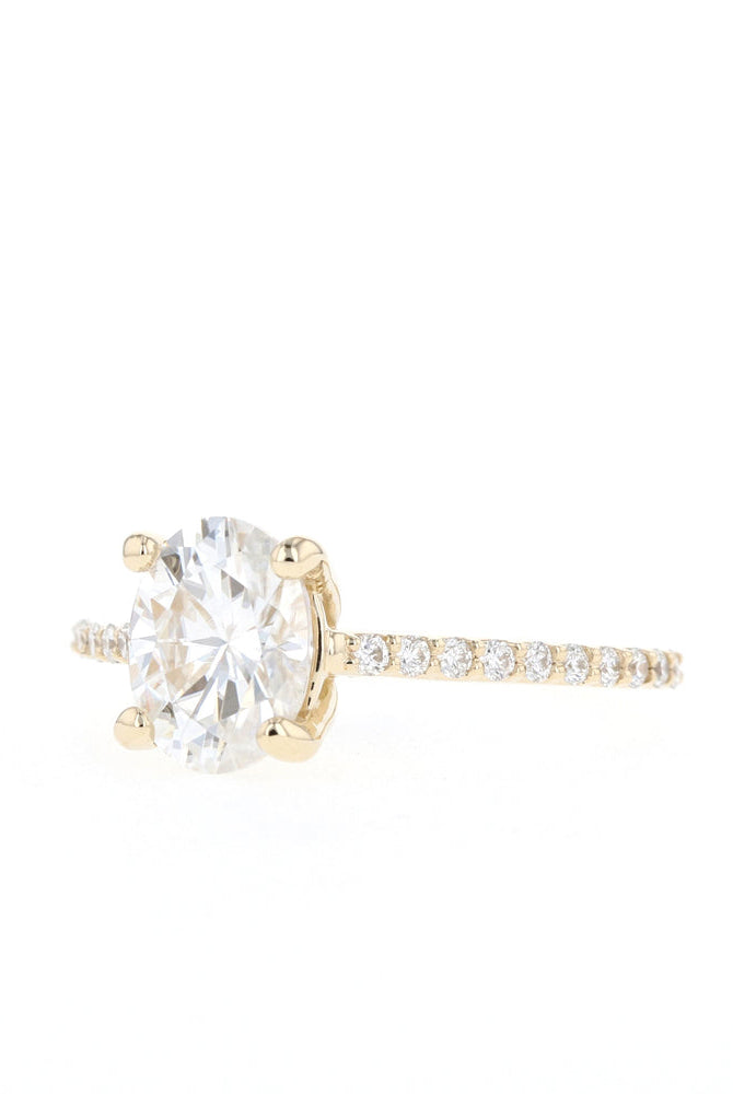 Oval Cut Engagement Ring
