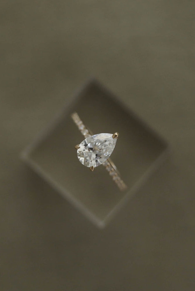 Moissanite Diamond Engagement Ring