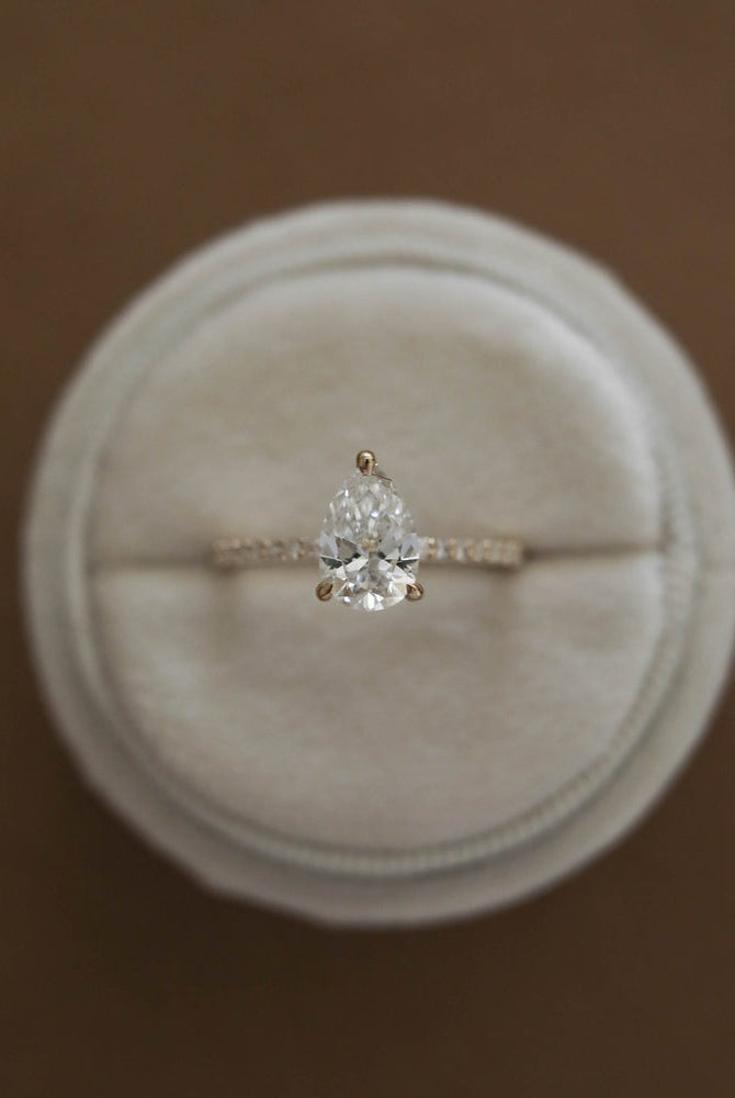 Luxury Moissanite Engagement Ring
