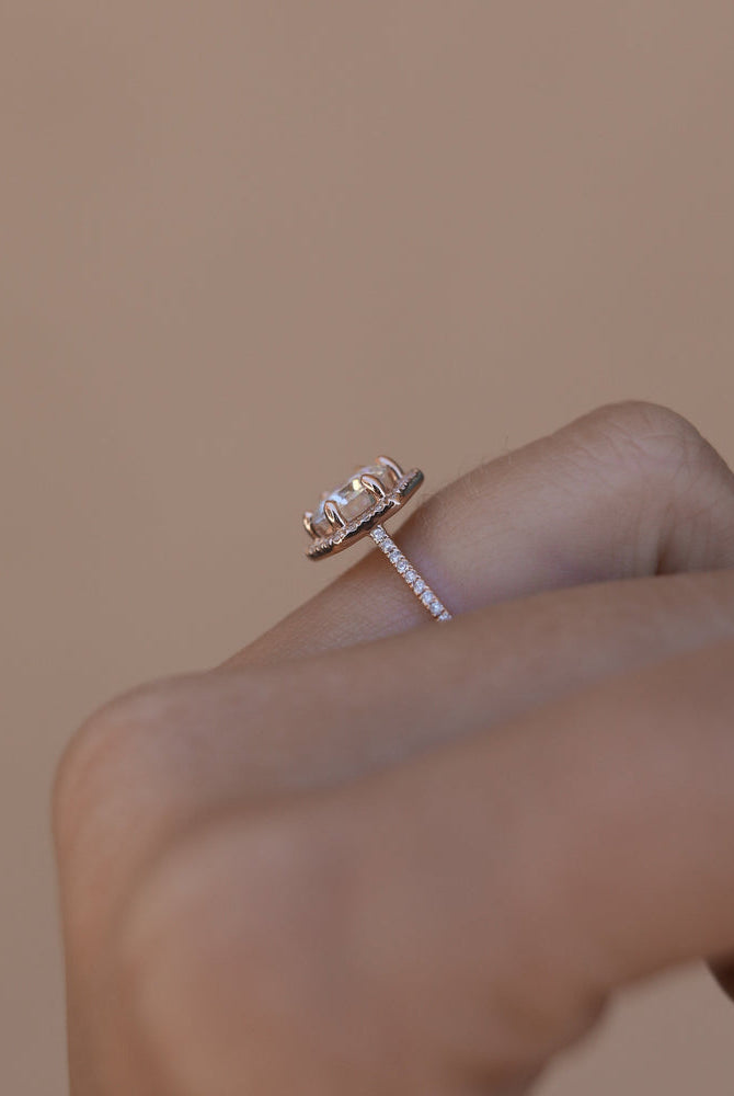 Round Moissanite Diamond Ring