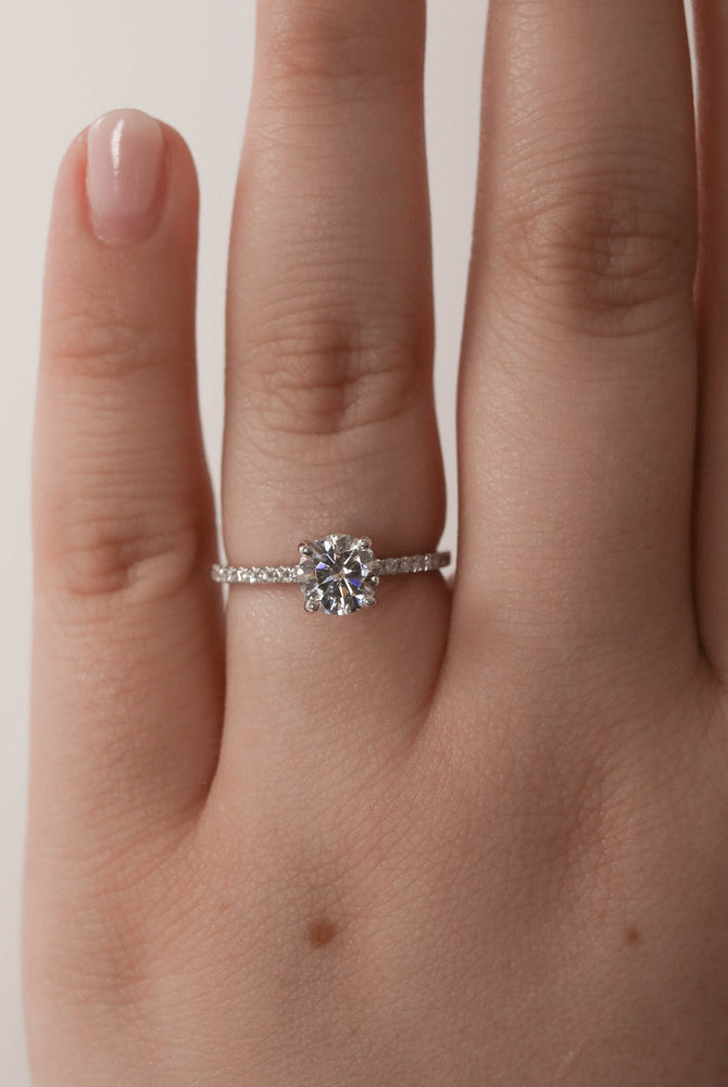 Round Cut Moissanite Engagement Ring