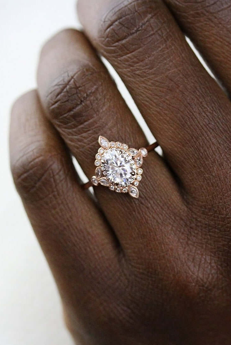 Oval Moissanite Engagement Ring