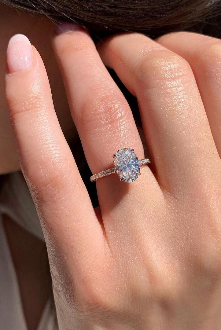 Oval Cut Moissanite Engagement Ring