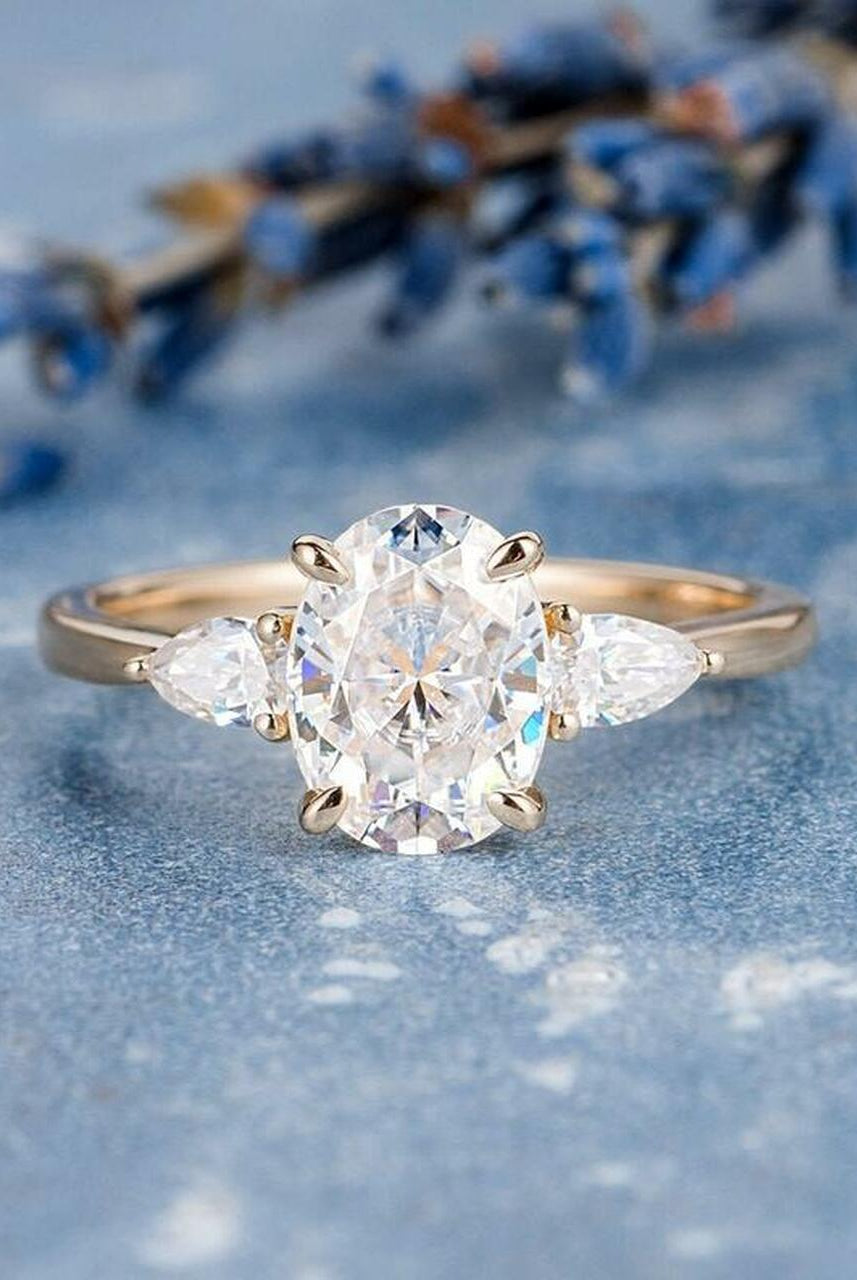 Oval Cut Moissanite Ring