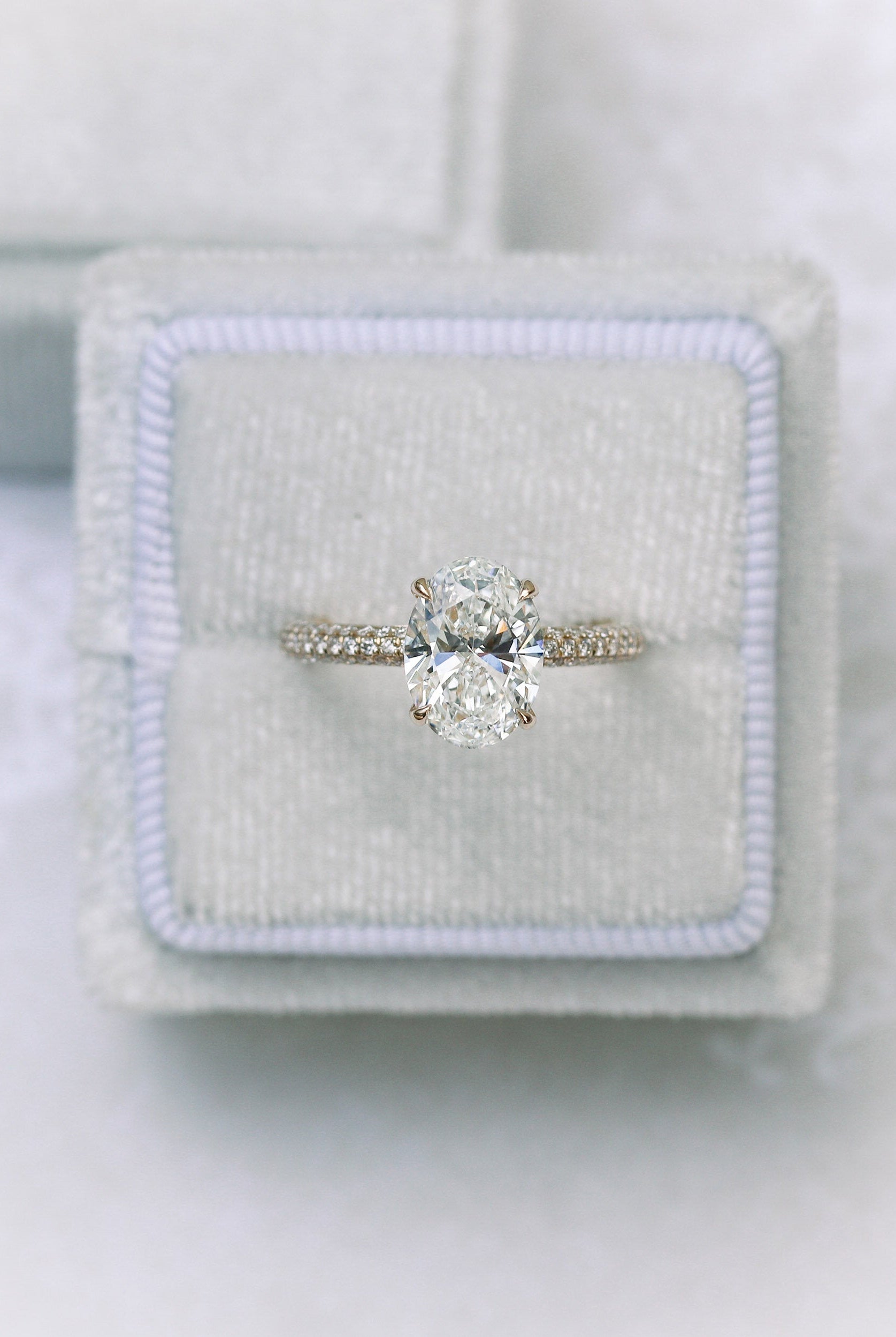 Oval Cut Moissanite Ring