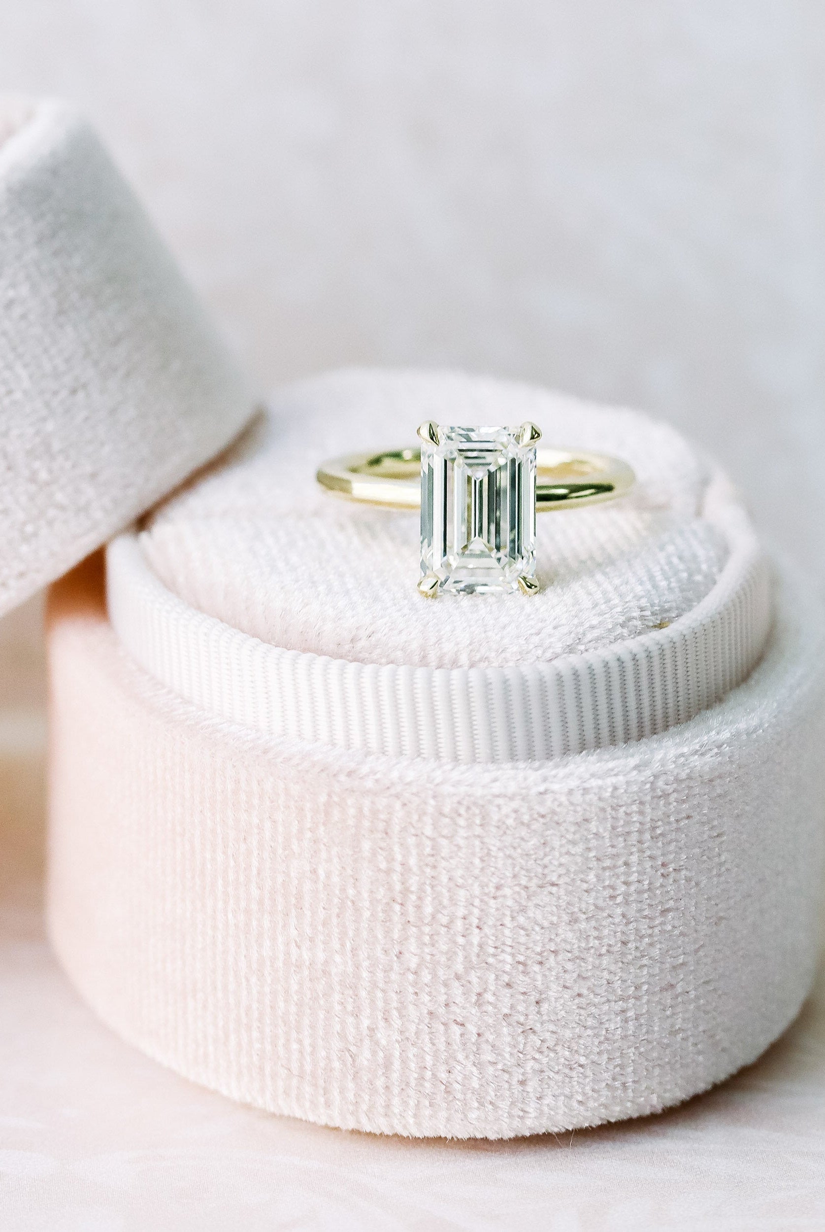 2.75ct Emerald Cut Moissanite Diamond Engagement Ring For Women With Solitaire Setting