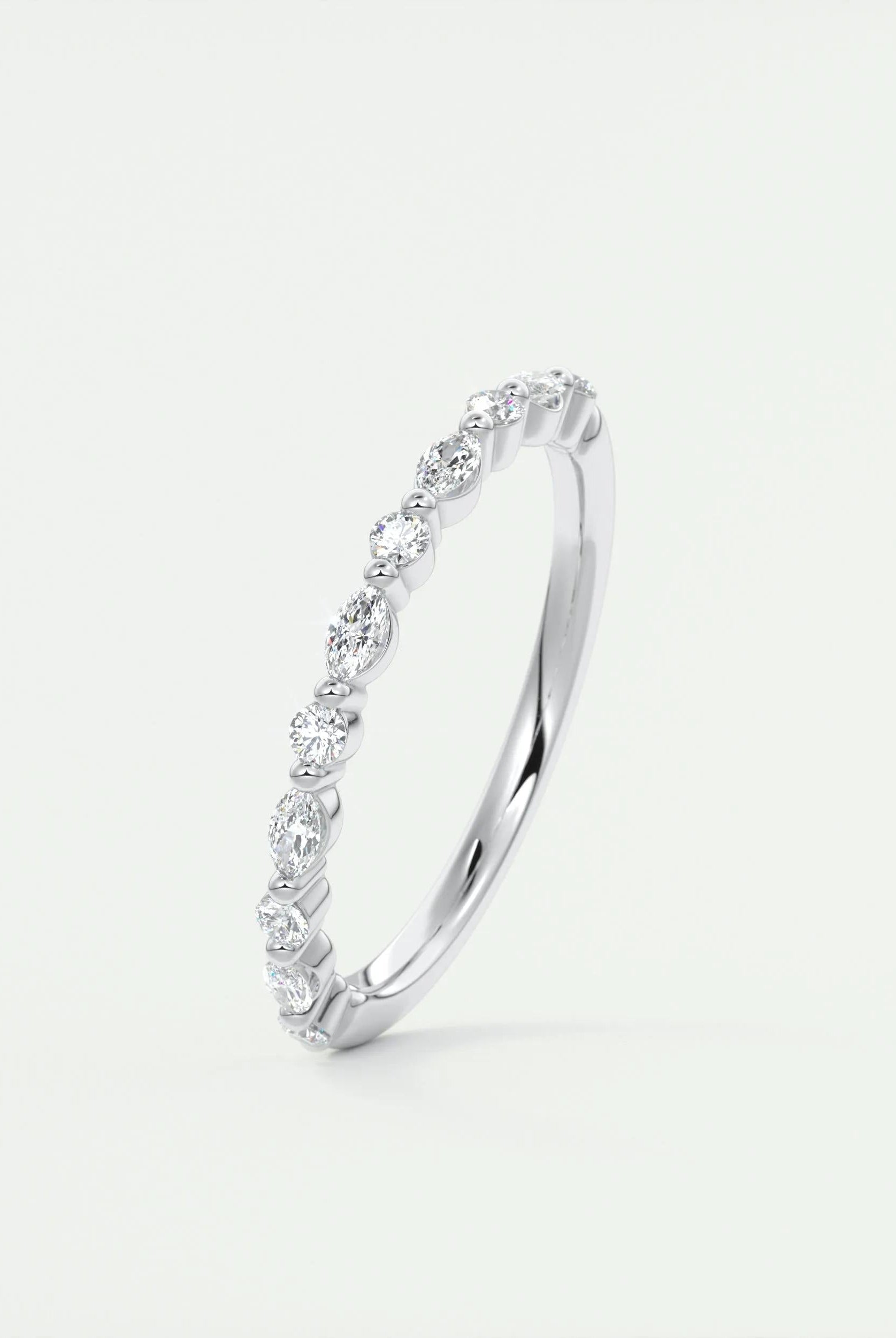 marquise-round-alternative-moissanite-wedding-band