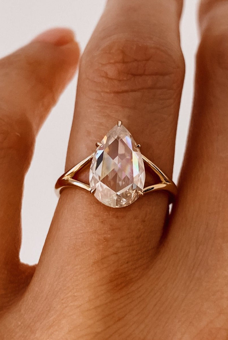 1.0 CT Pear Rose Cut Moissanite Diamond Split Shank Engagement Ring For Women