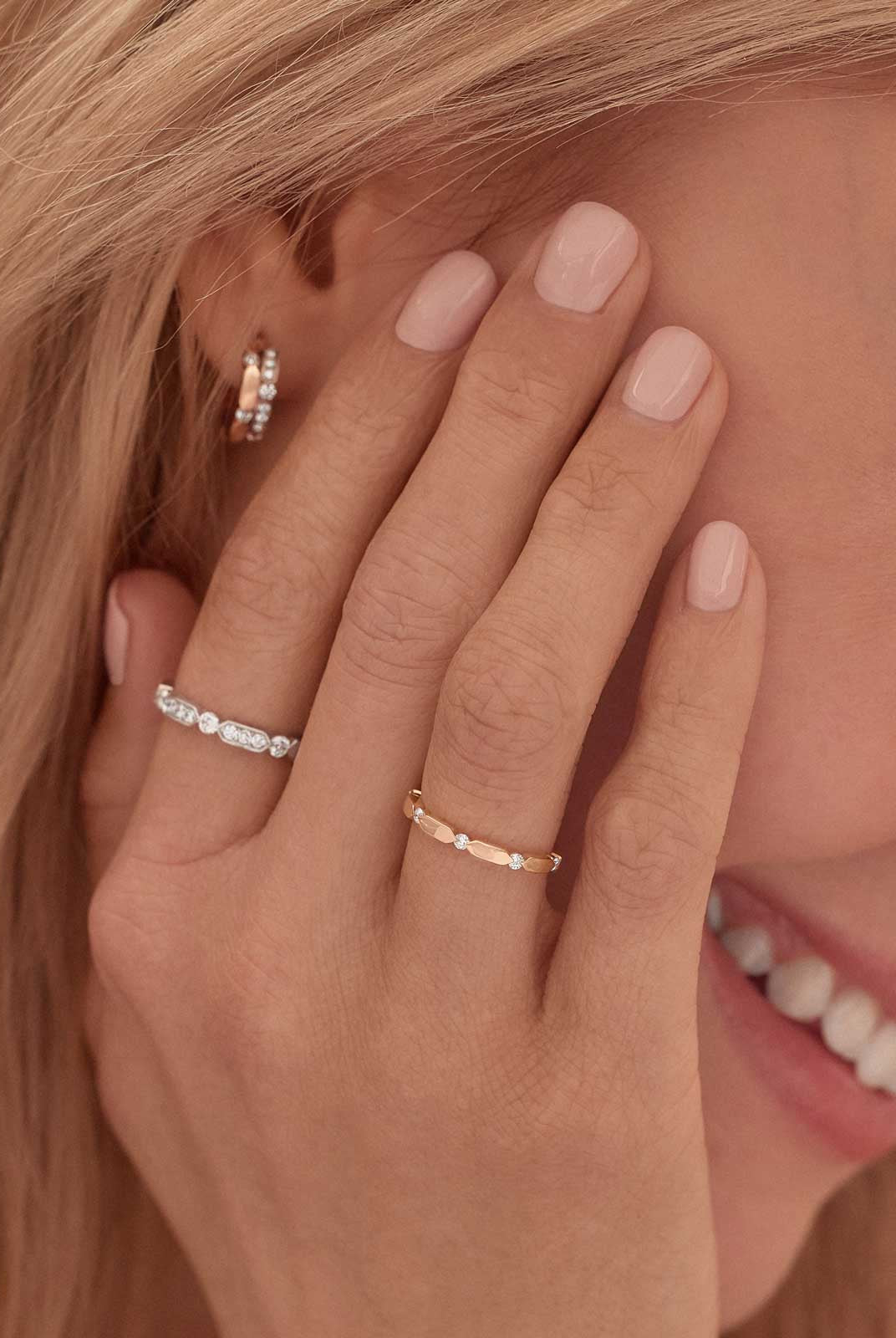 round-shaped-moissanite-dainty-wedding-band