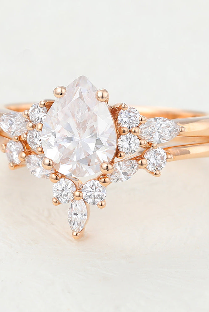 pear-moissanite-cluster-bridal-ring-set