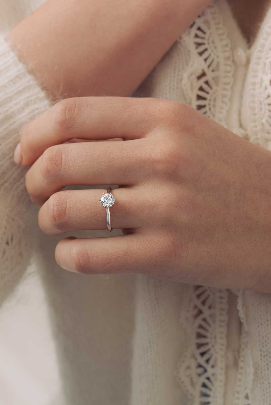 1-0-ct-round-shaped-moissanite-solitaire-engagement-ring-8