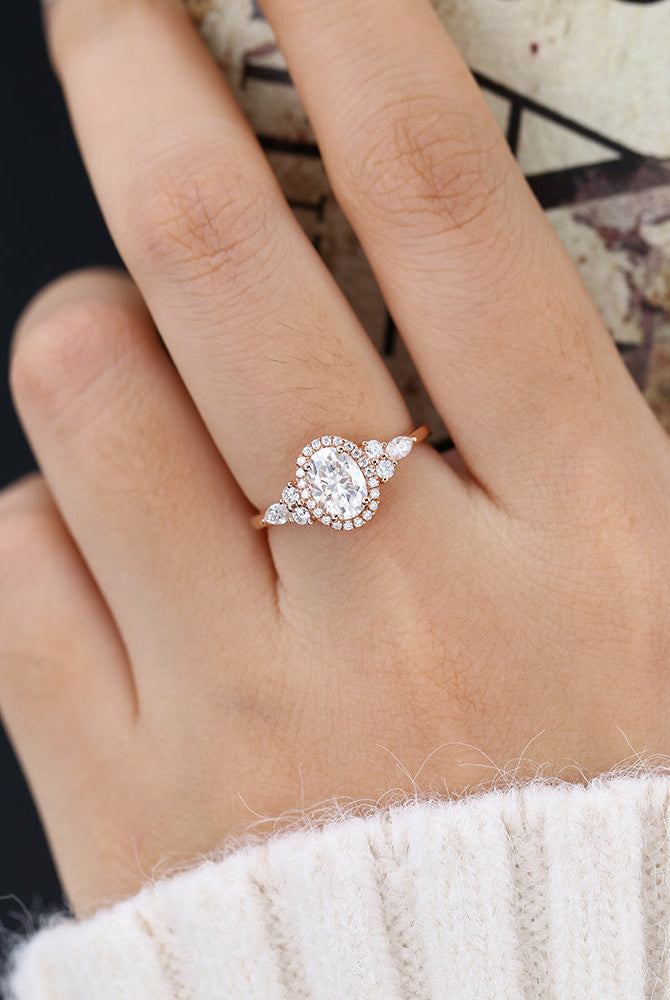 oval-shaped-moissanite-halo-engagement-ring