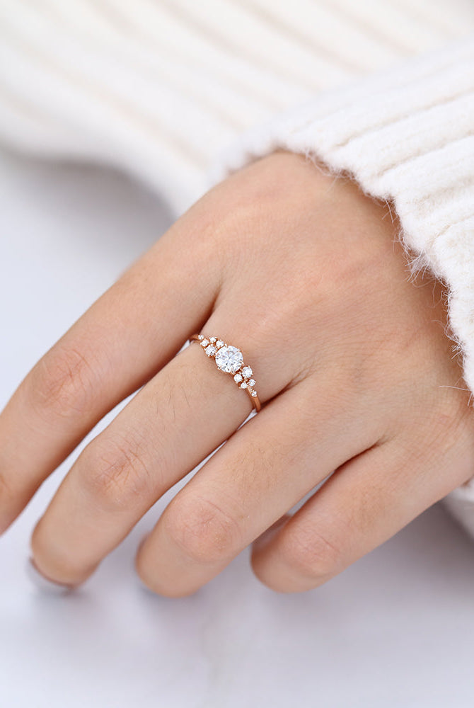 round-shaped-moissanite-cluster-engagement-ring-4