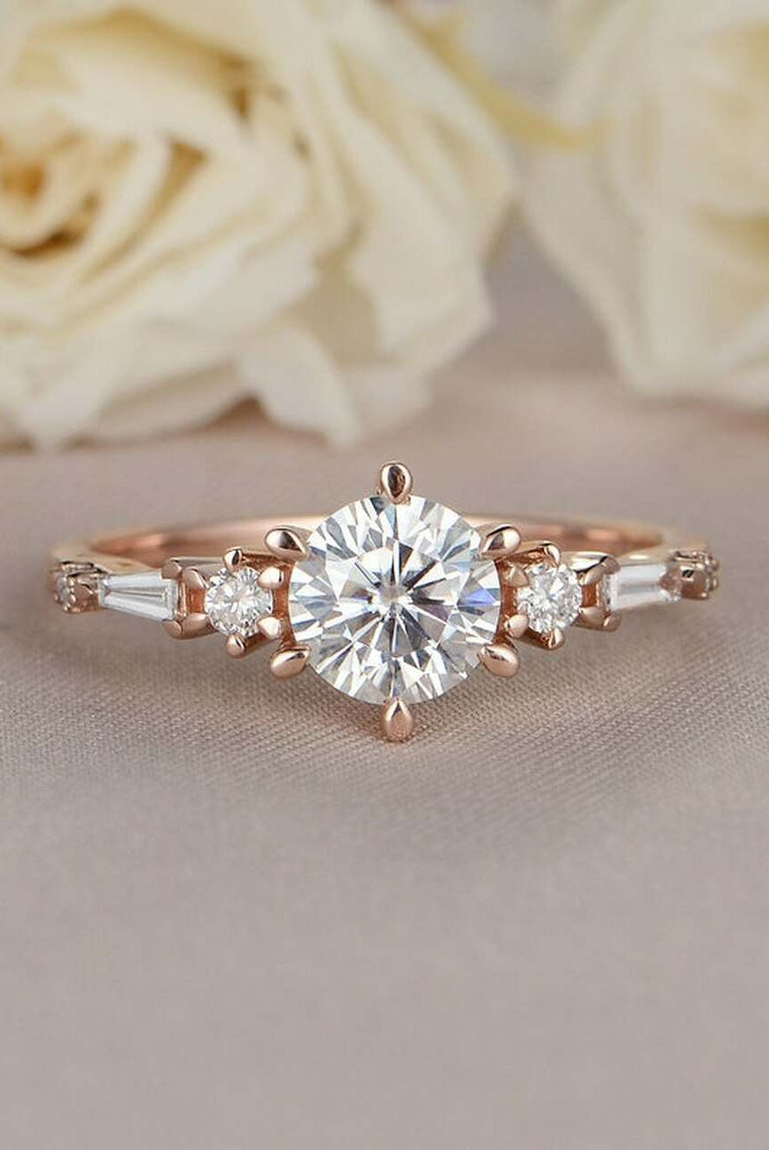 1.0CT Round Six Prong Moissanite Diamond Seven Stone Engagement Ring