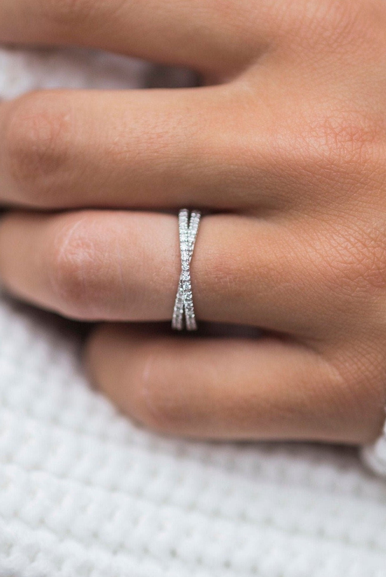 0-40-tcw-round-cut-cross-over-moissanite-wedding-band