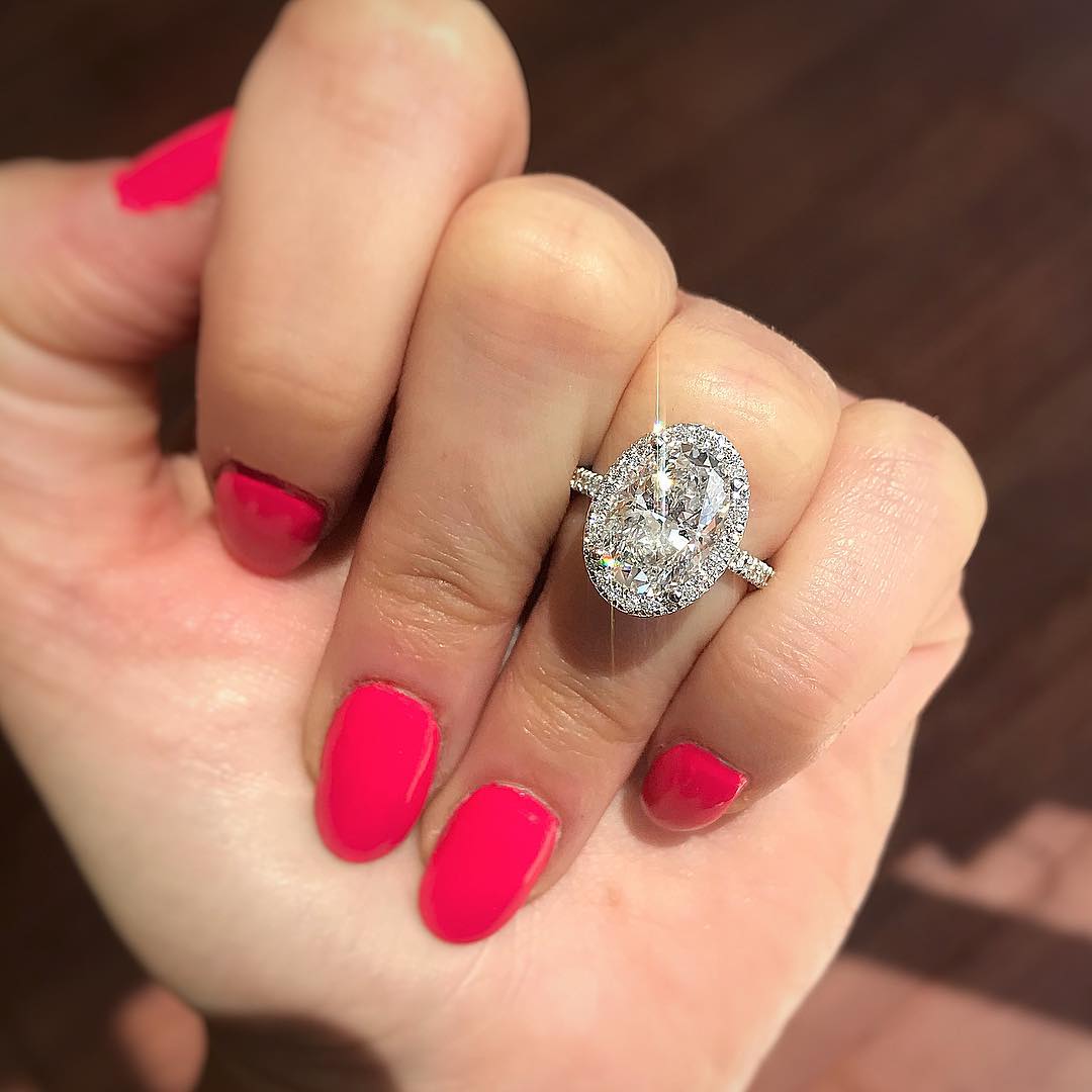 1.91CT Oval Halo Moissanite Diamond Pave Engagement Ring