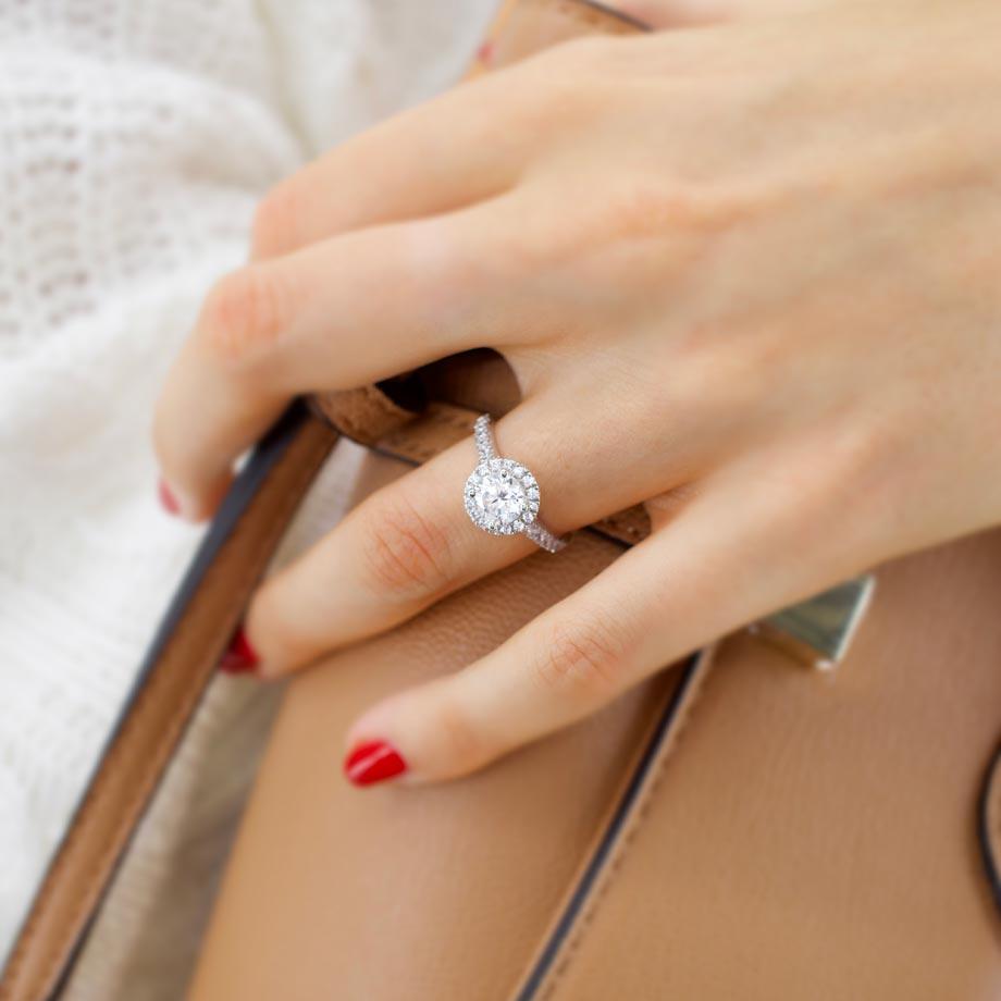 1 CT Moissanite Engagement Ring