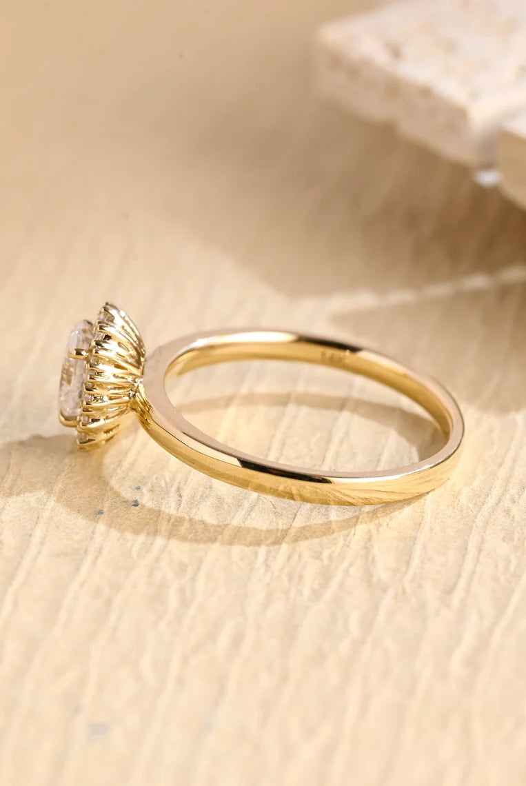 Oval Cut Moissanite Engagement Ring