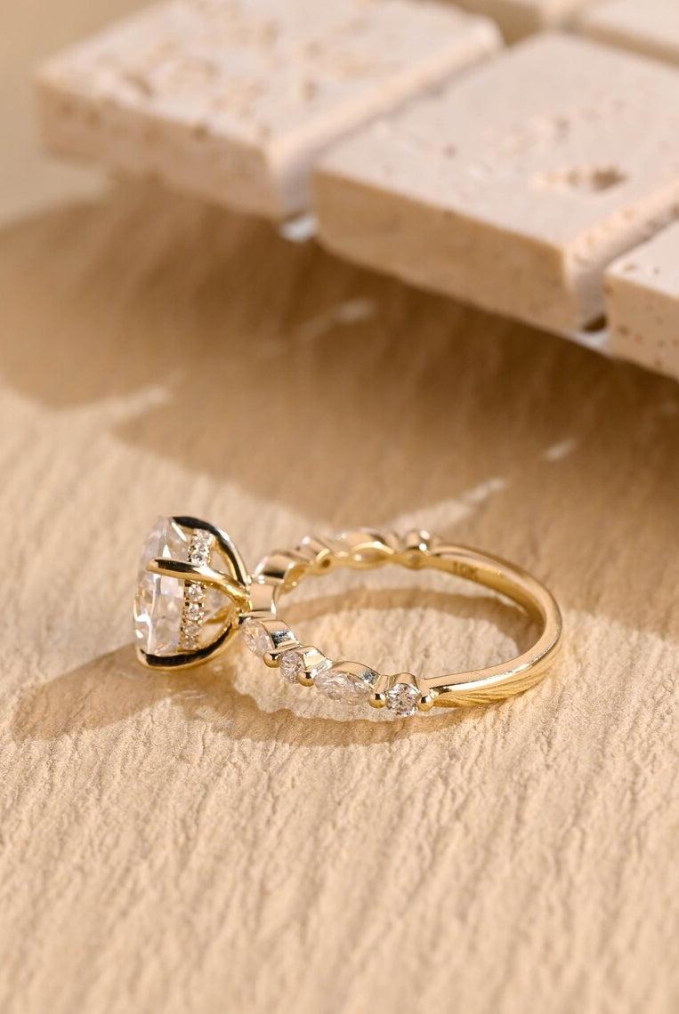 Oval Cut Moissanite Engagement Ring