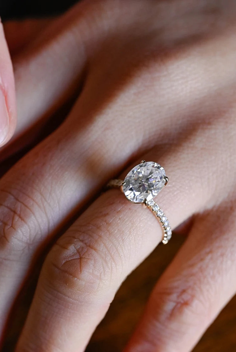 Oval Cut Moissanite Engagement Ring