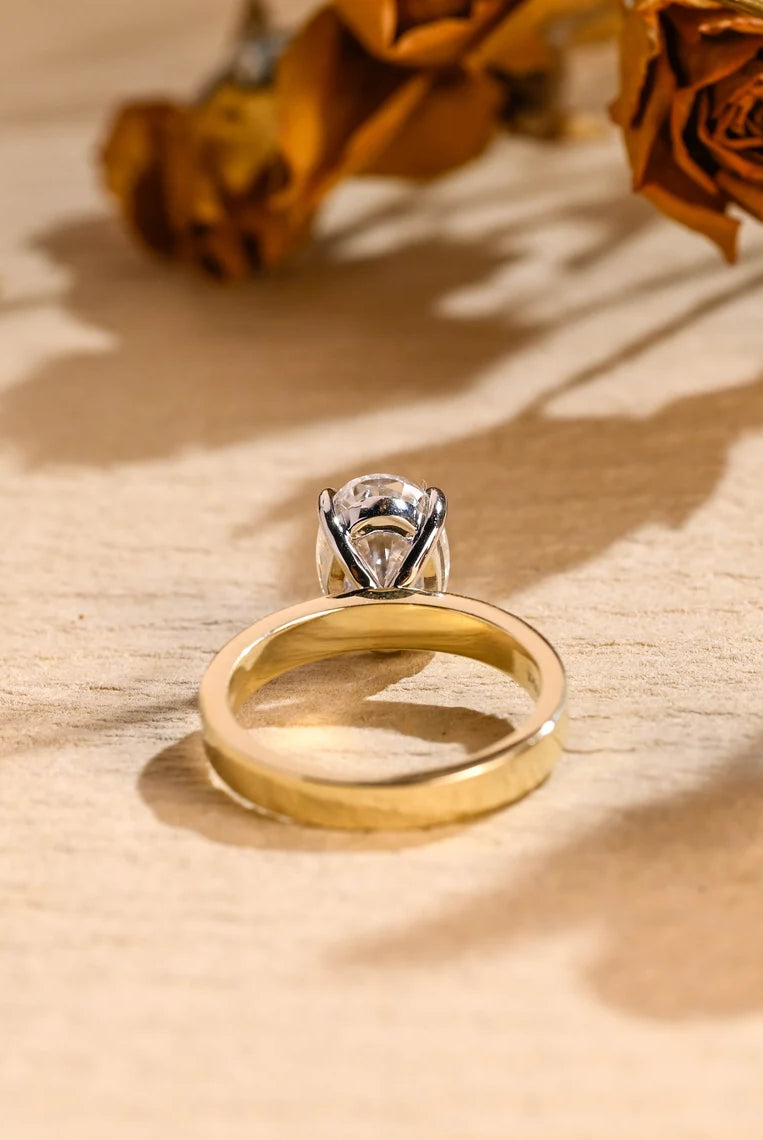 Oval Cut Moissanite Engagement Ring