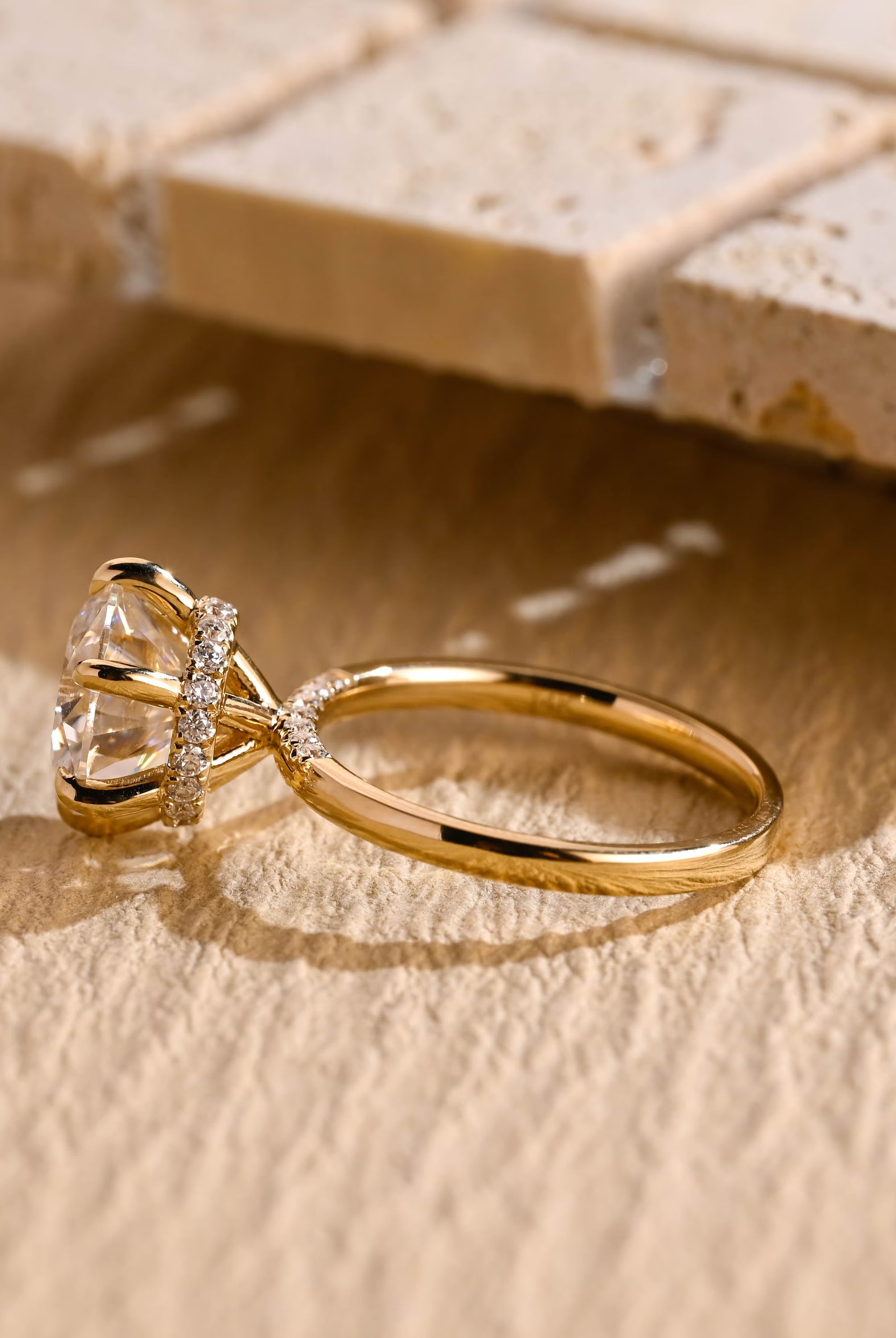 Round Brilliant Moissanite Ring
