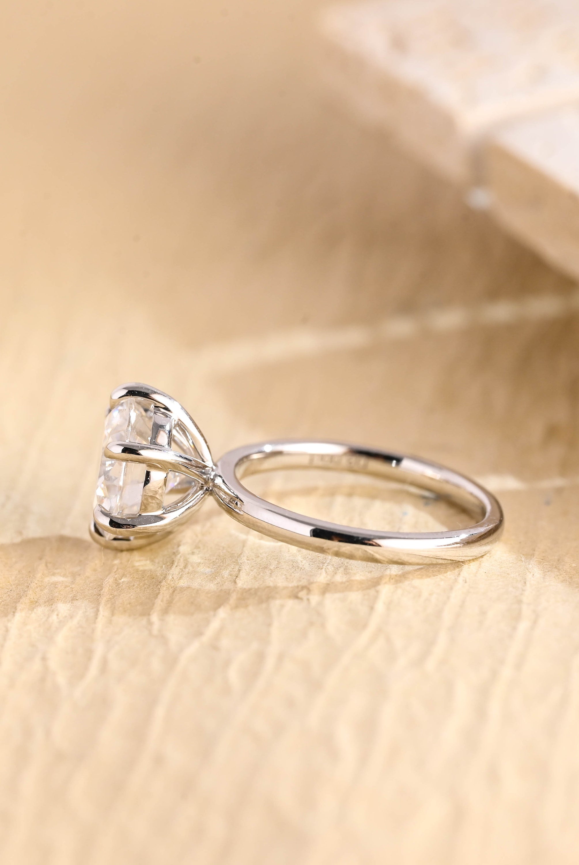 Round Brilliant Moissanite Ring