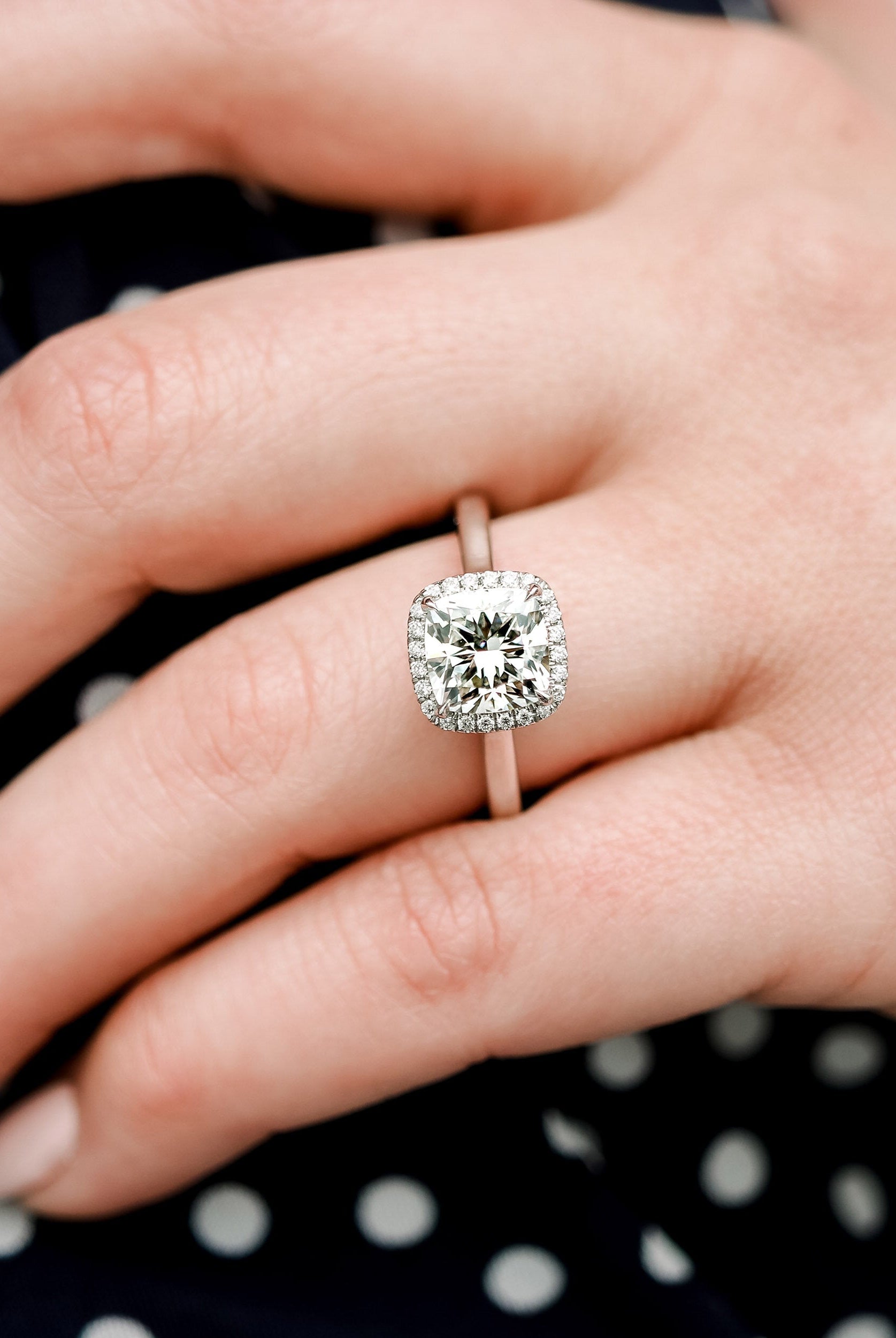 2.0CT Cushion Cut Moissanite Halo Diamond Engagement Ring