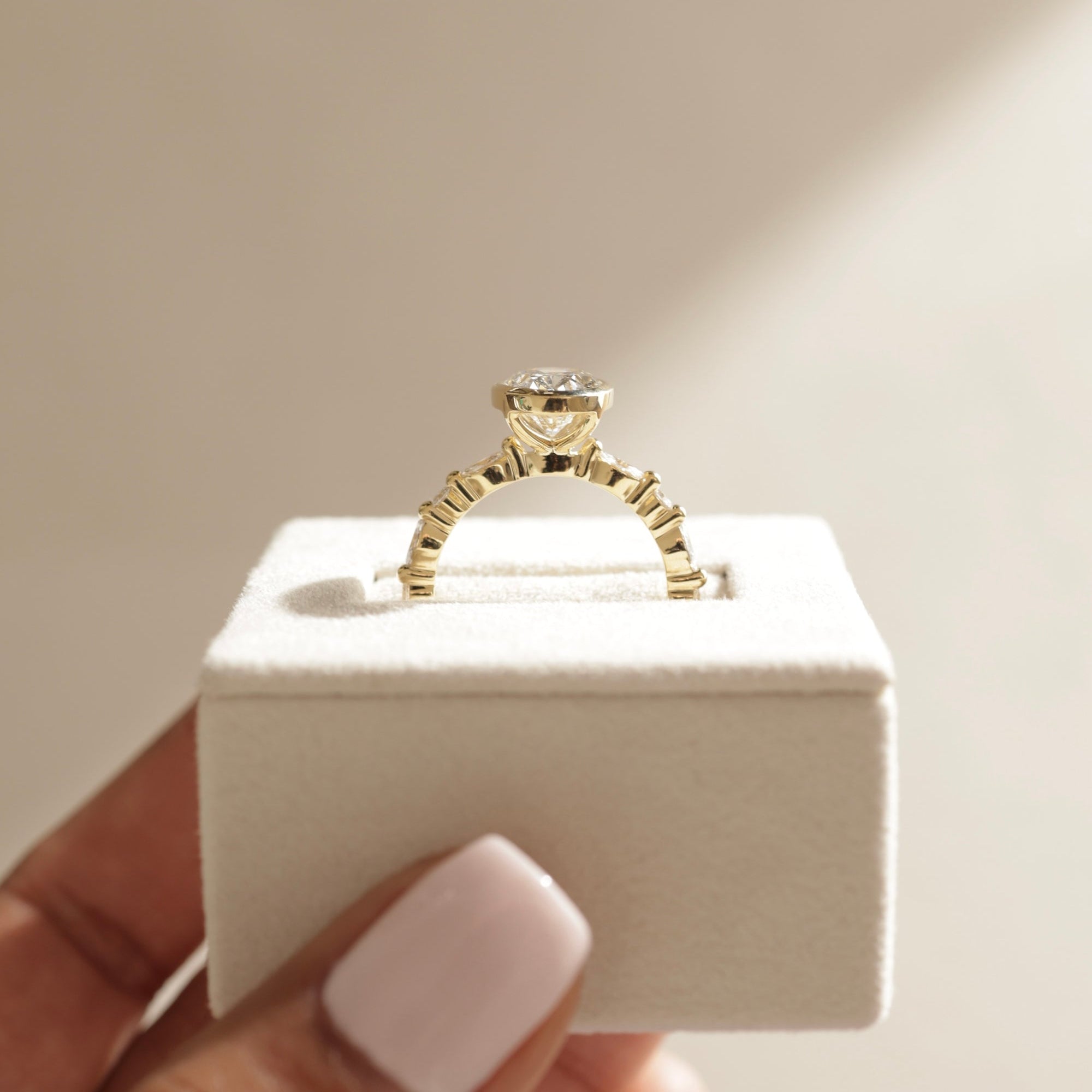 Oval cut solitaire ring, vintage oval diamond ring, oval diamond halo ring, dainty oval shaped ring, yellow gold oval ring, elegant oval diamond ring