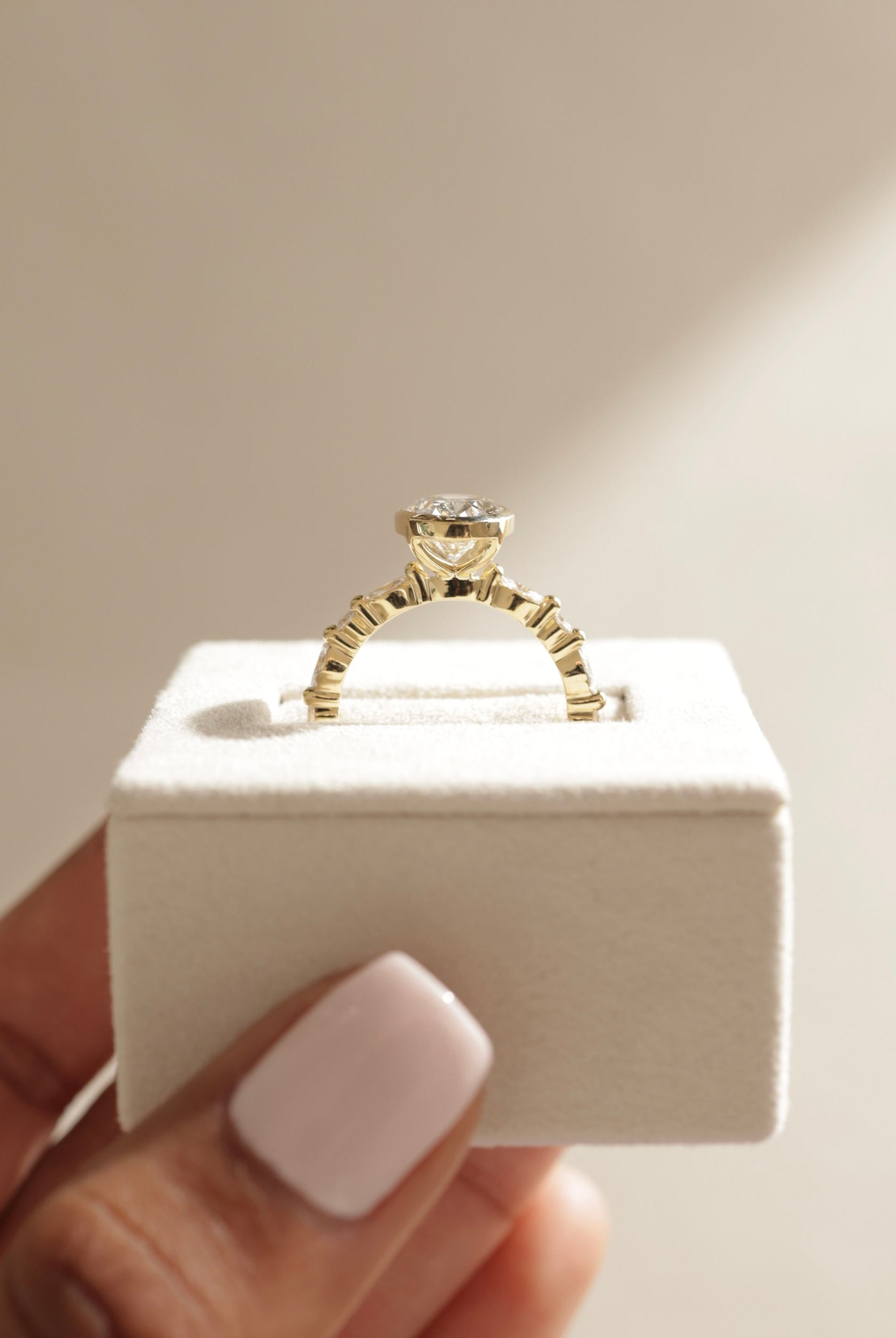 Oval cut solitaire ring, vintage oval diamond ring, oval diamond halo ring, dainty oval shaped ring, yellow gold oval ring, elegant oval diamond ring