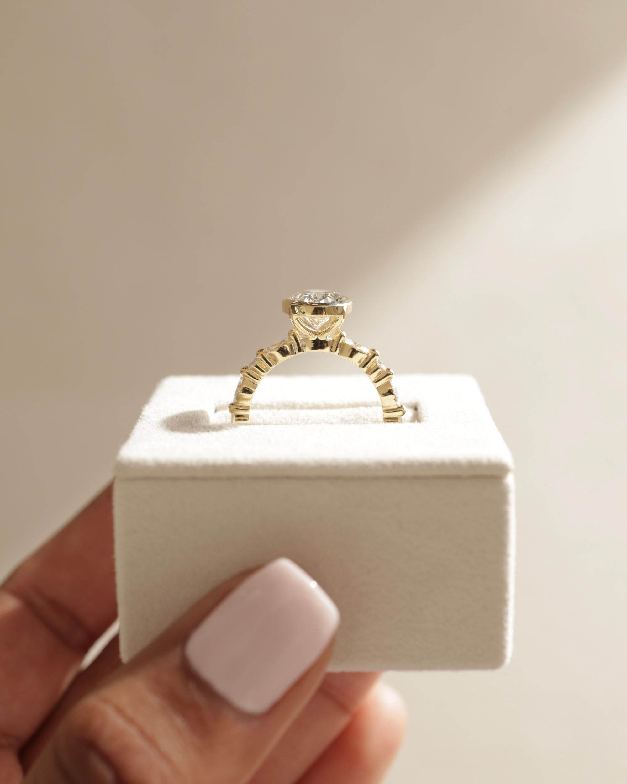 Oval cut solitaire ring, vintage oval diamond ring, oval diamond halo ring, dainty oval shaped ring, yellow gold oval ring, elegant oval diamond ring