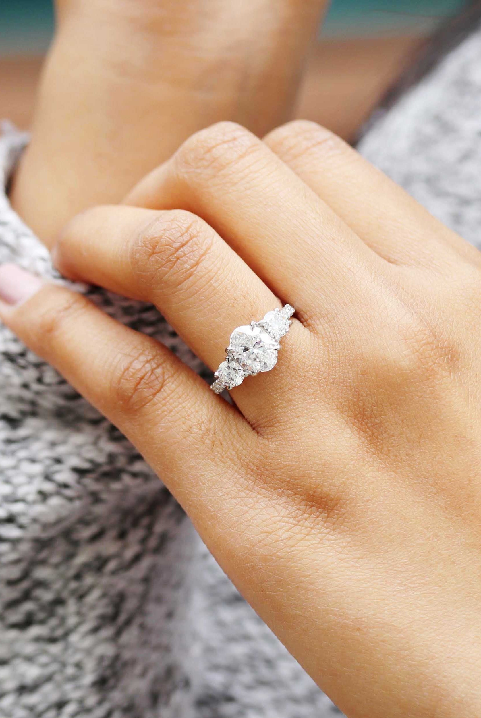 Oval Cut Moissanite Ring