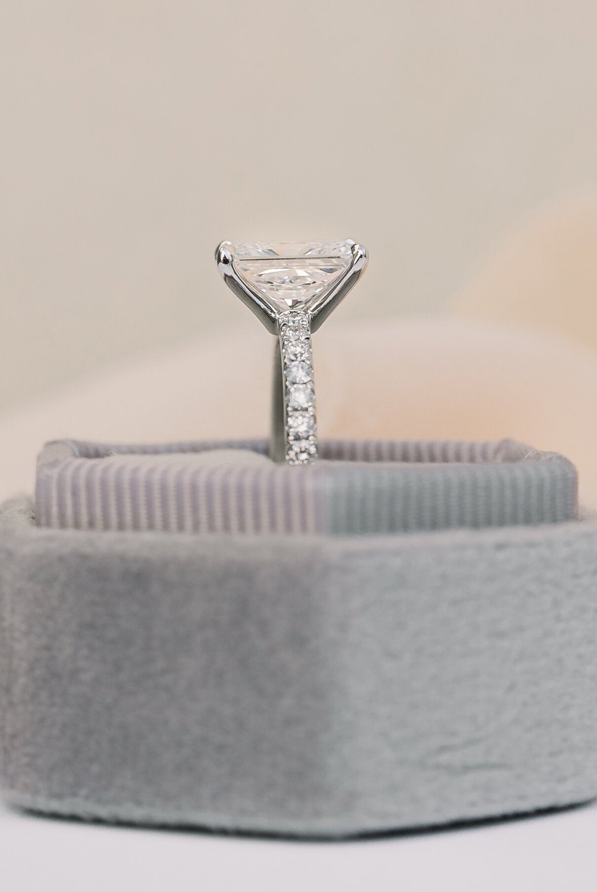 2.0CT Moissanite Ring
