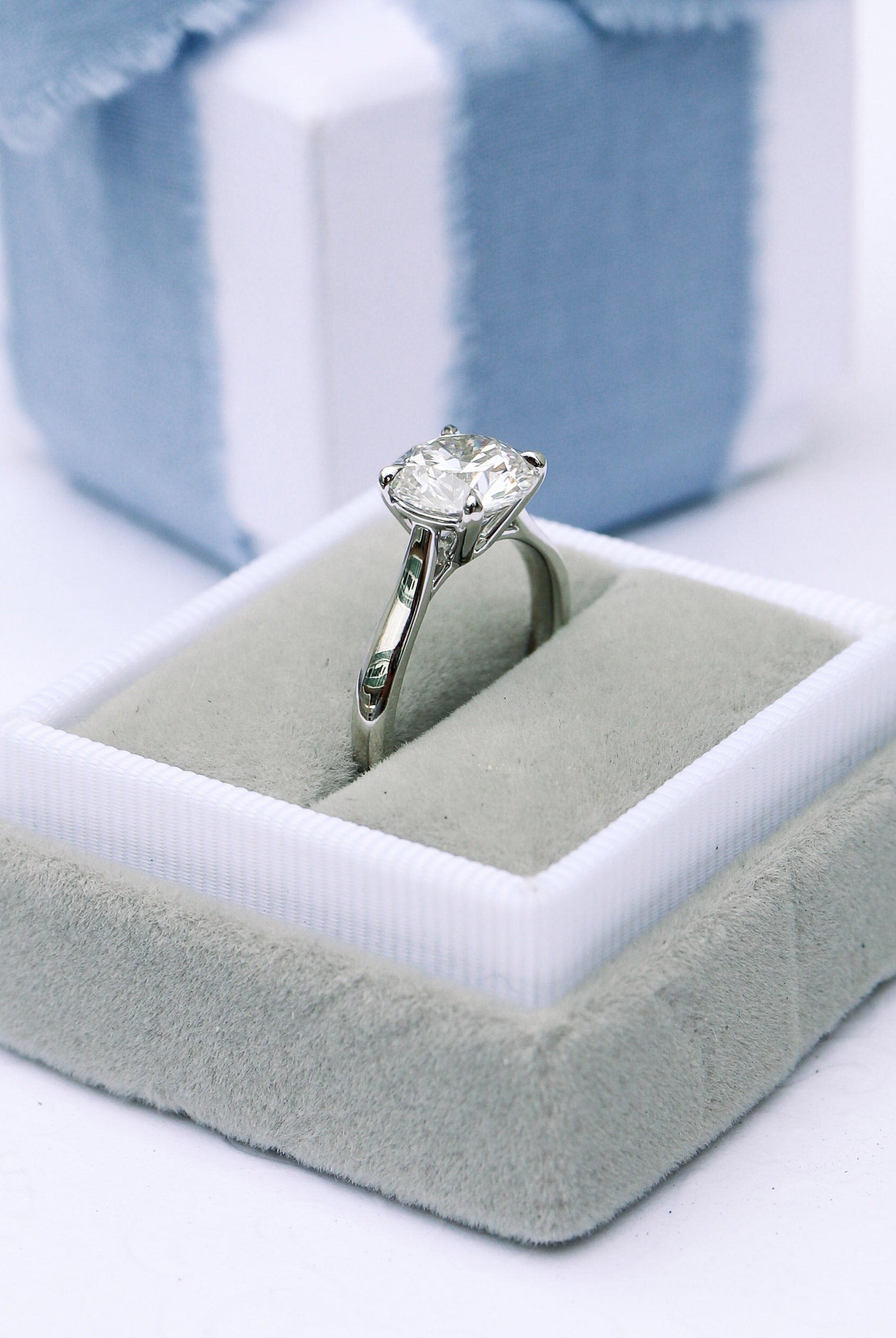 2.0CT Moissanite Ring