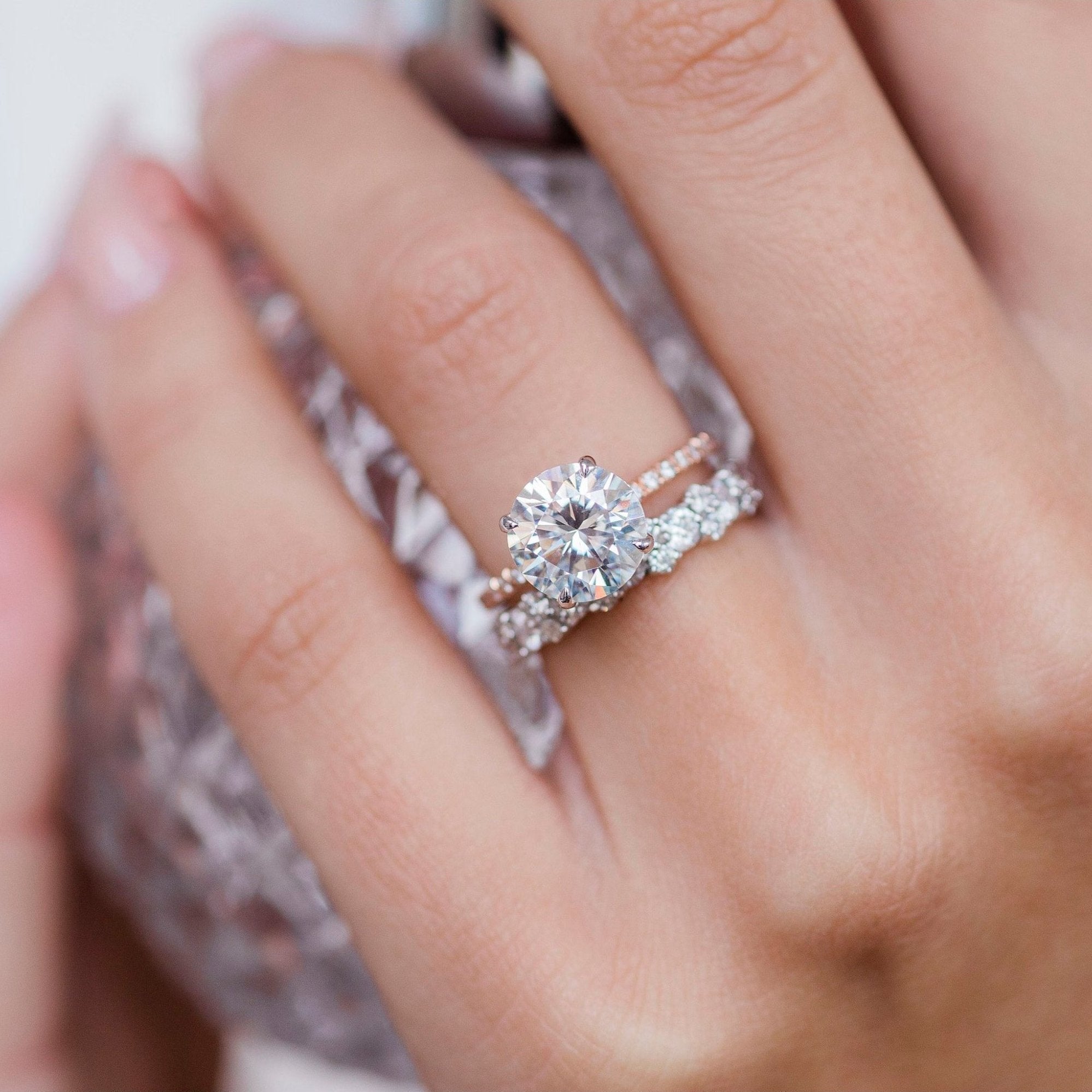 Round Cut Moissanite Engagement Ring