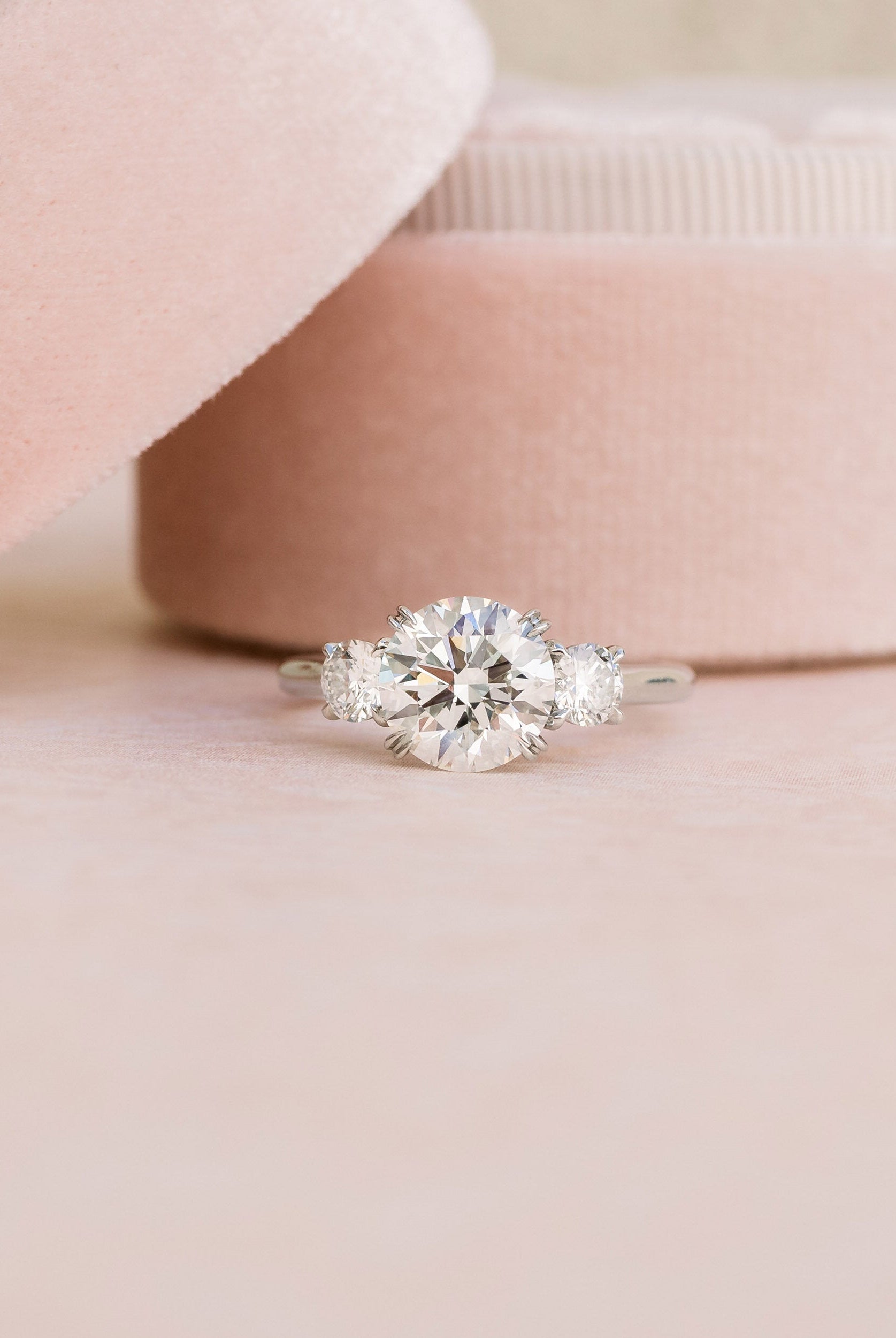 Round Cut Moissanite Engagement Ring