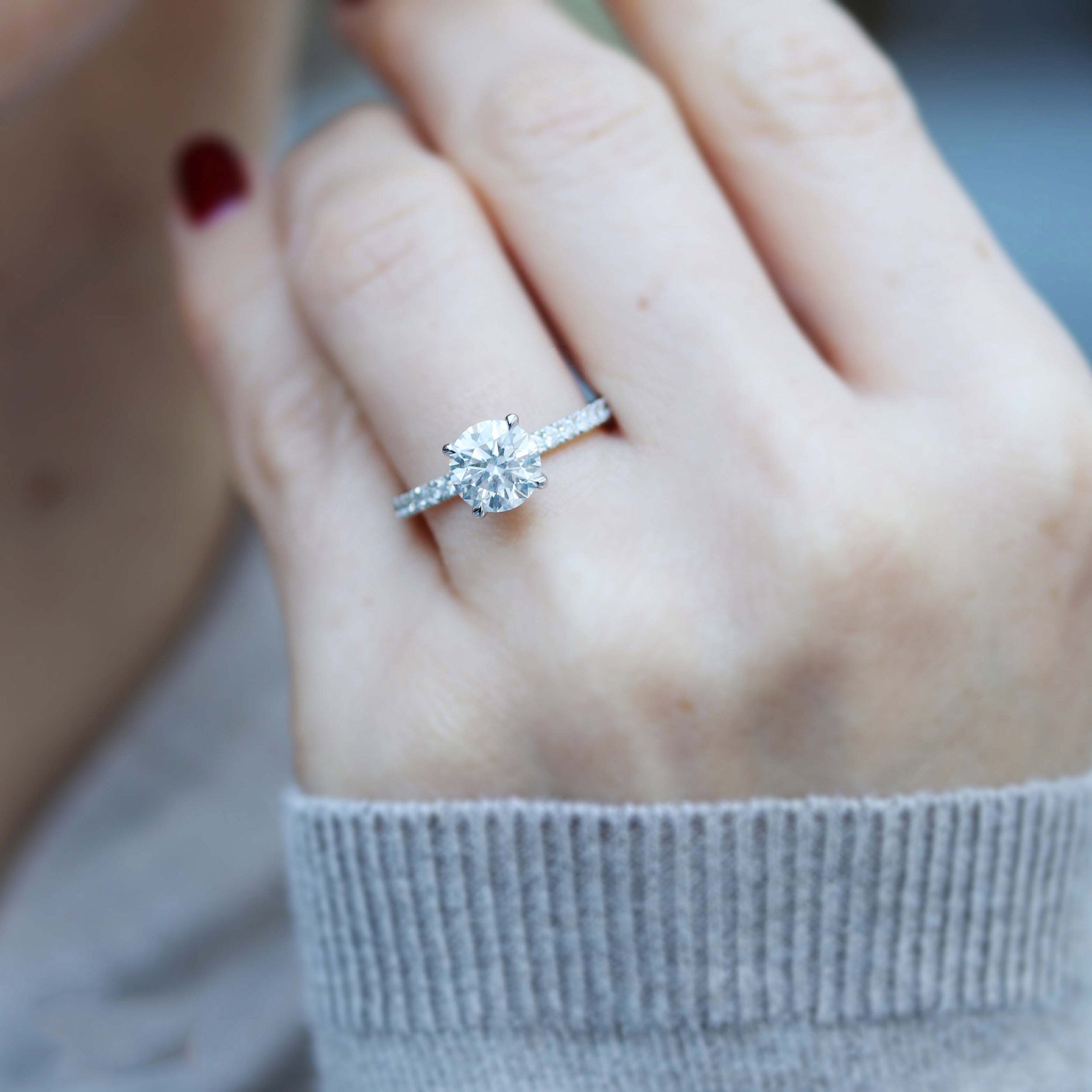 Round Brilliant Moissanite Ring
