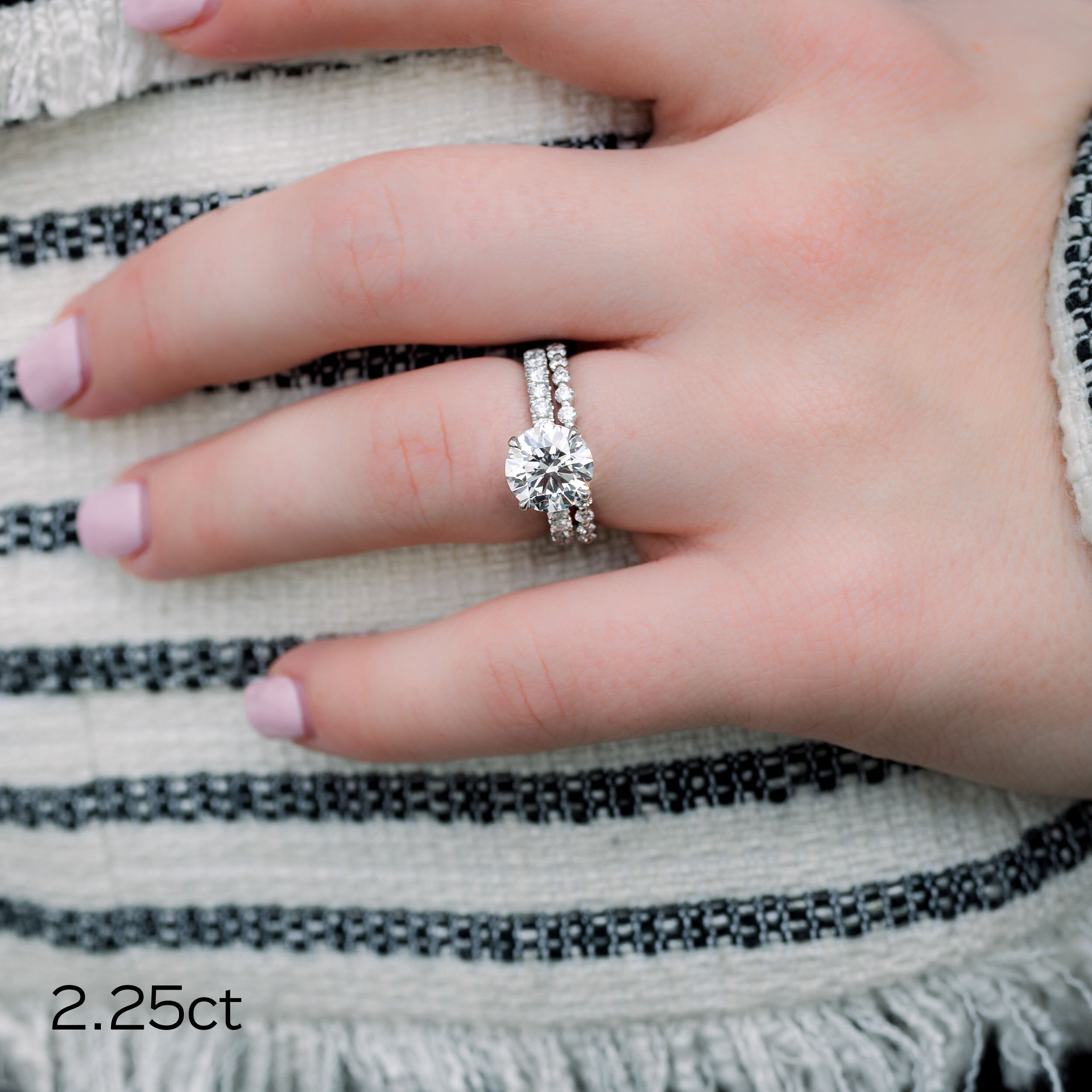 Round Brilliant Moissanite Ring