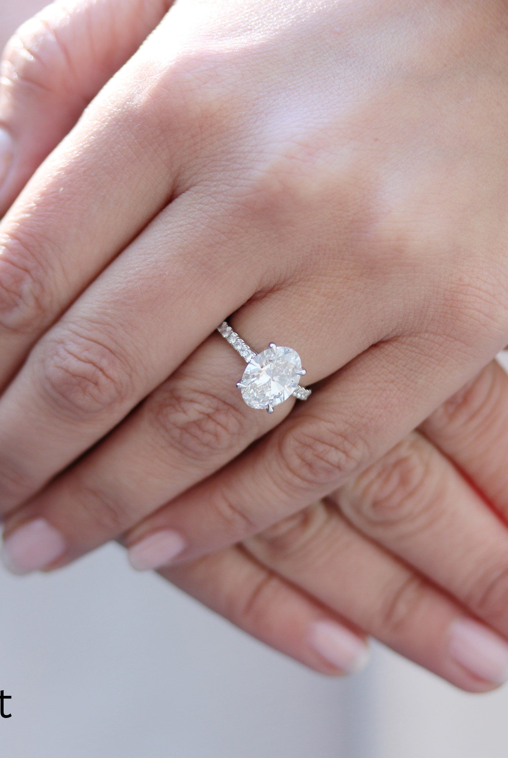 Oval Cut Moissanite Engagement Ring