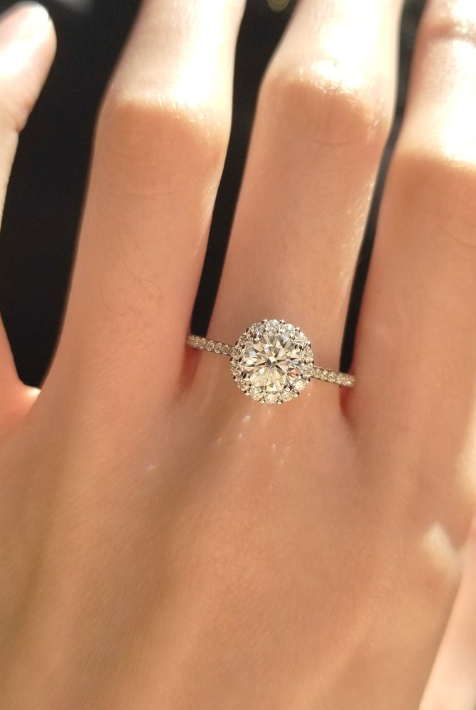 0-80-ct-round-shaped-moissanite-halo-engagement-ring